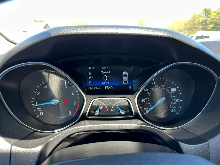 2017 Ford Focus SE Sedan, available for sale in South Windsor, Connecticut | Mike And Tony Auto Sales, Inc. South Windsor, Connecticut 2017 Ford Focus SE Sedan, available for sale in South Windsor, Connecticut | Mike And Tony Auto Sales, Inc. South Windsor, Connecticut