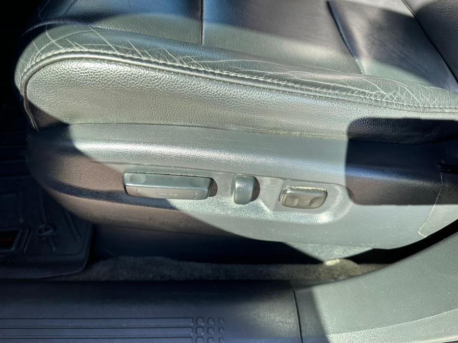 2013 Honda Pilot 4WD 4dr EX-L w/Navi, available for sale in South Windsor, Connecticut | Mike And Tony Auto Sales, Inc. South Windsor, Connecticut 2013 Honda Pilot 4WD 4dr EX-L w/Navi, available for sale in South Windsor, Connecticut | Mike And Tony Auto Sales, Inc. South Windsor, Connecticut