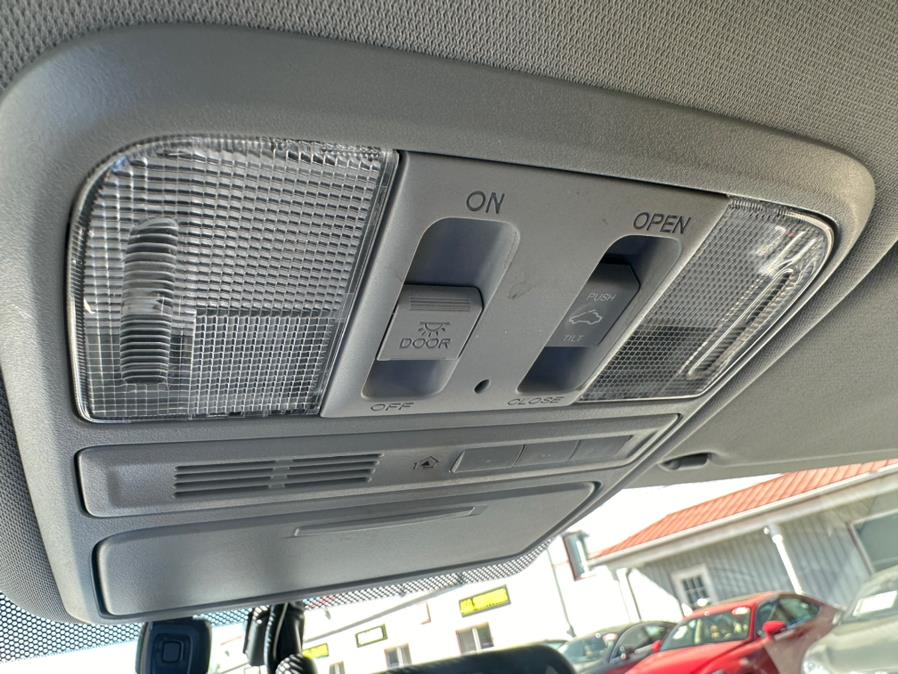 2013 Honda Pilot 4WD 4dr EX-L w/Navi, available for sale in South Windsor, Connecticut | Mike And Tony Auto Sales, Inc. South Windsor, Connecticut 2013 Honda Pilot 4WD 4dr EX-L w/Navi, available for sale in South Windsor, Connecticut | Mike And Tony Auto Sales, Inc. South Windsor, Connecticut