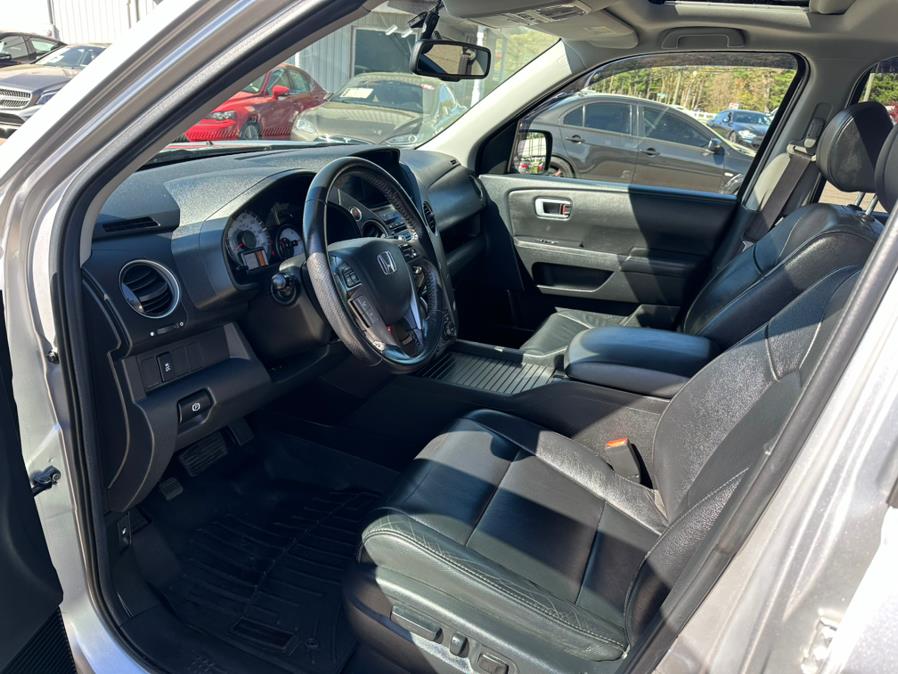 2013 Honda Pilot 4WD 4dr EX-L w/Navi, available for sale in South Windsor, Connecticut | Mike And Tony Auto Sales, Inc. South Windsor, Connecticut 2013 Honda Pilot 4WD 4dr EX-L w/Navi, available for sale in South Windsor, Connecticut | Mike And Tony Auto Sales, Inc. South Windsor, Connecticut
