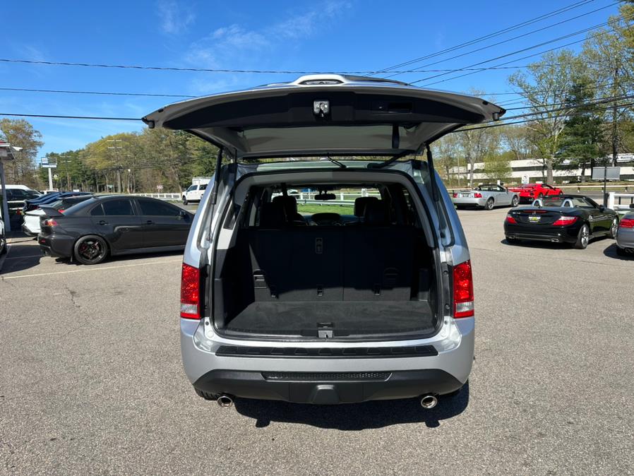 2013 Honda Pilot 4WD 4dr EX-L w/Navi, available for sale in South Windsor, Connecticut | Mike And Tony Auto Sales, Inc. South Windsor, Connecticut 2013 Honda Pilot 4WD 4dr EX-L w/Navi, available for sale in South Windsor, Connecticut | Mike And Tony Auto Sales, Inc. South Windsor, Connecticut