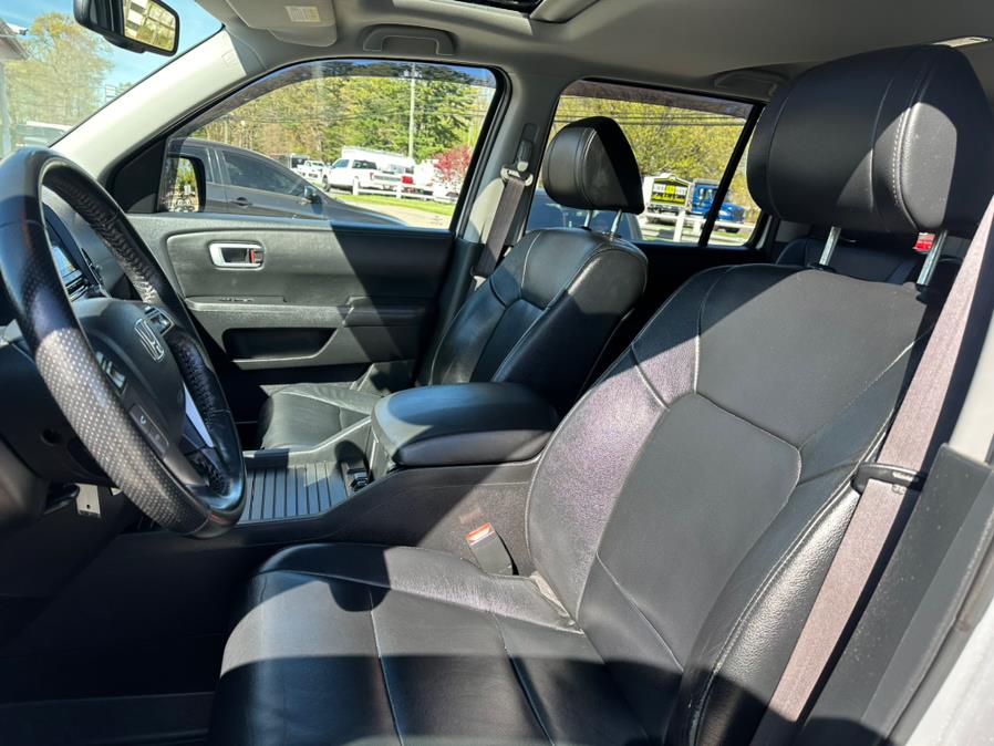 2013 Honda Pilot 4WD 4dr EX-L w/Navi, available for sale in South Windsor, Connecticut | Mike And Tony Auto Sales, Inc. South Windsor, Connecticut 2013 Honda Pilot 4WD 4dr EX-L w/Navi, available for sale in South Windsor, Connecticut | Mike And Tony Auto Sales, Inc. South Windsor, Connecticut