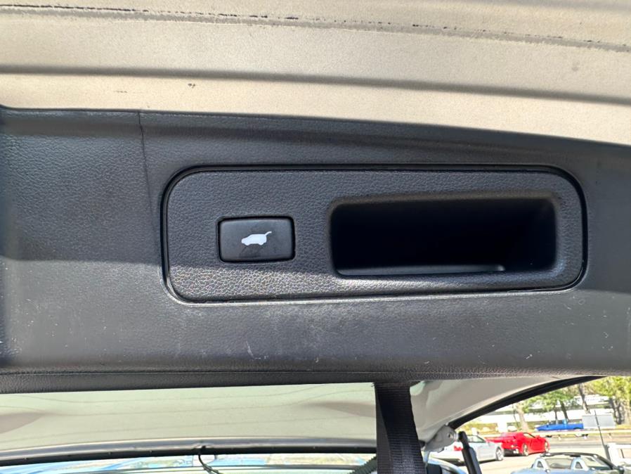 2013 Honda Pilot 4WD 4dr EX-L w/Navi, available for sale in South Windsor, Connecticut | Mike And Tony Auto Sales, Inc. South Windsor, Connecticut 2013 Honda Pilot 4WD 4dr EX-L w/Navi, available for sale in South Windsor, Connecticut | Mike And Tony Auto Sales, Inc. South Windsor, Connecticut