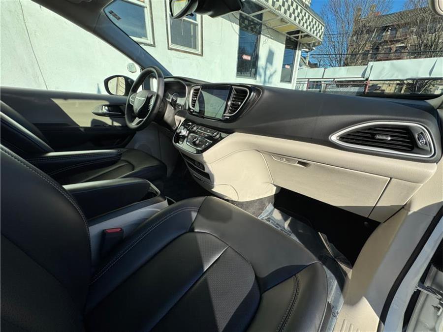 2023 Chrysler Pacifica Touring L FWD, available for sale in Newark , New Jersey | Champion Used Auto Sales 2. Newark , New Jersey 2023 Chrysler Pacifica Touring L FWD, available for sale in Newark , New Jersey | Champion Used Auto Sales 2. Newark , New Jersey