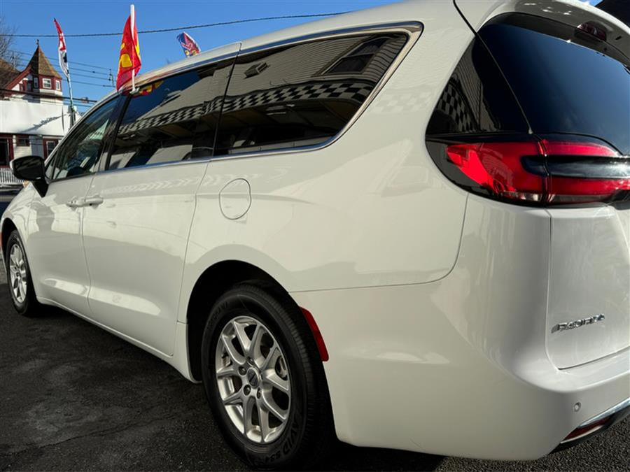 2023 Chrysler Pacifica Touring L FWD, available for sale in Newark , New Jersey | Champion Used Auto Sales 2. Newark , New Jersey 2023 Chrysler Pacifica Touring L FWD, available for sale in Newark , New Jersey | Champion Used Auto Sales 2. Newark , New Jersey