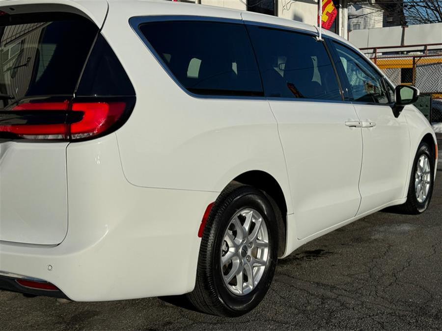 2023 Chrysler Pacifica Touring L FWD, available for sale in Newark , New Jersey | Champion Used Auto Sales 2. Newark , New Jersey 2023 Chrysler Pacifica Touring L FWD, available for sale in Newark , New Jersey | Champion Used Auto Sales 2. Newark , New Jersey