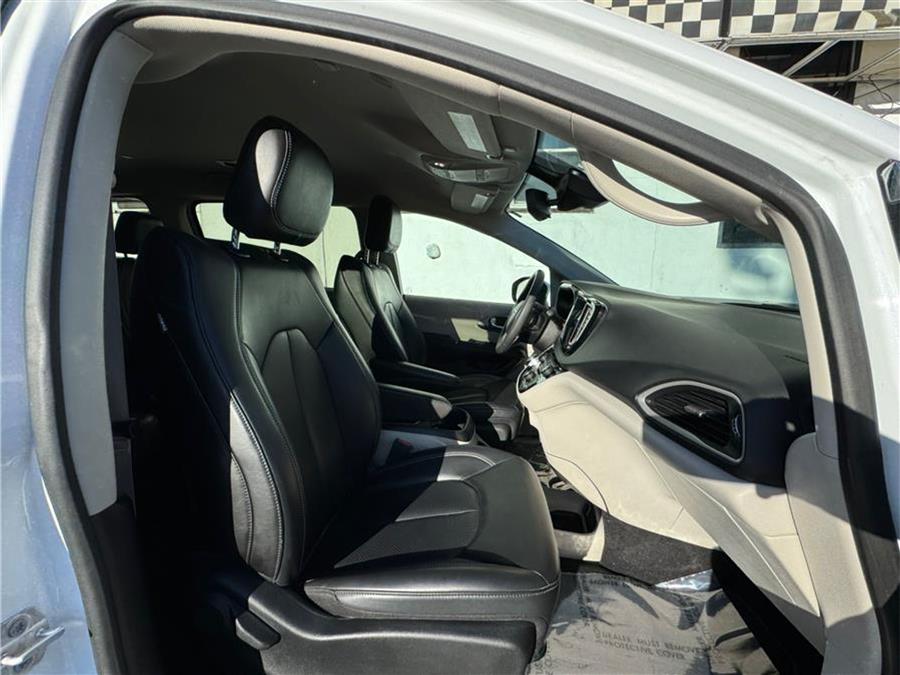 2023 Chrysler Pacifica Touring L FWD, available for sale in Newark , New Jersey | Champion Used Auto Sales 2. Newark , New Jersey 2023 Chrysler Pacifica Touring L FWD, available for sale in Newark , New Jersey | Champion Used Auto Sales 2. Newark , New Jersey