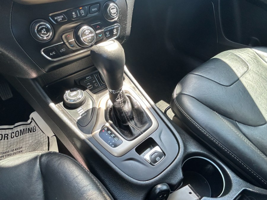 2015 Jeep Cherokee 4WD 4dr Limited, available for sale in West Babylon, New York | New Gen Auto Group. West Babylon, New York 2015 Jeep Cherokee 4WD 4dr Limited, available for sale in West Babylon, New York | New Gen Auto Group. West Babylon, New York
