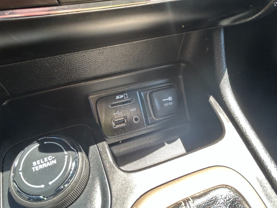 2015 Jeep Cherokee 4WD 4dr Limited, available for sale in West Babylon, New York | New Gen Auto Group. West Babylon, New York 2015 Jeep Cherokee 4WD 4dr Limited, available for sale in West Babylon, New York | New Gen Auto Group. West Babylon, New York
