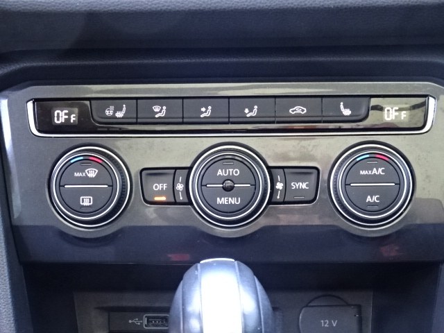 2020 Volkswagen Tiguan 2.0T SEL 4MOTION, available for sale in Newton, Massachusetts | Jacob Auto Sales. Newton, Massachusetts 2020 Volkswagen Tiguan 2.0T SEL 4MOTION, available for sale in Newton, Massachusetts | Jacob Auto Sales. Newton, Massachusetts