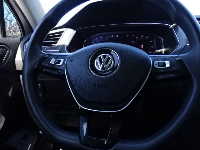 2020 Volkswagen Tiguan 2.0T SEL 4MOTION, available for sale in Newton, Massachusetts | Jacob Auto Sales. Newton, Massachusetts 2020 Volkswagen Tiguan 2.0T SEL 4MOTION, available for sale in Newton, Massachusetts | Jacob Auto Sales. Newton, Massachusetts