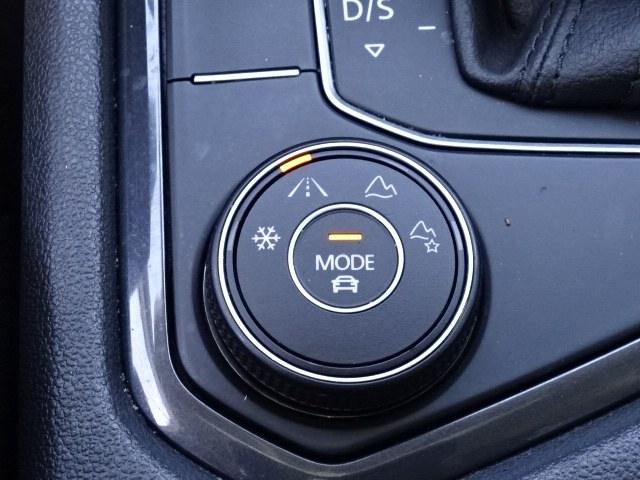 2020 Volkswagen Tiguan 2.0T SEL 4MOTION, available for sale in Newton, Massachusetts | Jacob Auto Sales. Newton, Massachusetts 2020 Volkswagen Tiguan 2.0T SEL 4MOTION, available for sale in Newton, Massachusetts | Jacob Auto Sales. Newton, Massachusetts
