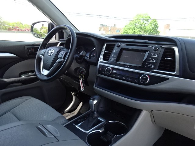 2014 Toyota Highlander LE Plus AWD, available for sale in Newton, Massachusetts | Jacob Auto Sales. Newton, Massachusetts 2014 Toyota Highlander LE Plus AWD, available for sale in Newton, Massachusetts | Jacob Auto Sales. Newton, Massachusetts