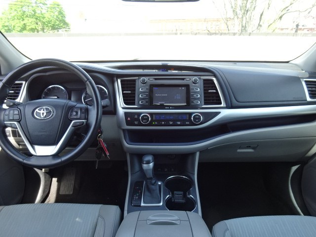2014 Toyota Highlander LE Plus AWD, available for sale in Newton, Massachusetts | Jacob Auto Sales. Newton, Massachusetts 2014 Toyota Highlander LE Plus AWD, available for sale in Newton, Massachusetts | Jacob Auto Sales. Newton, Massachusetts