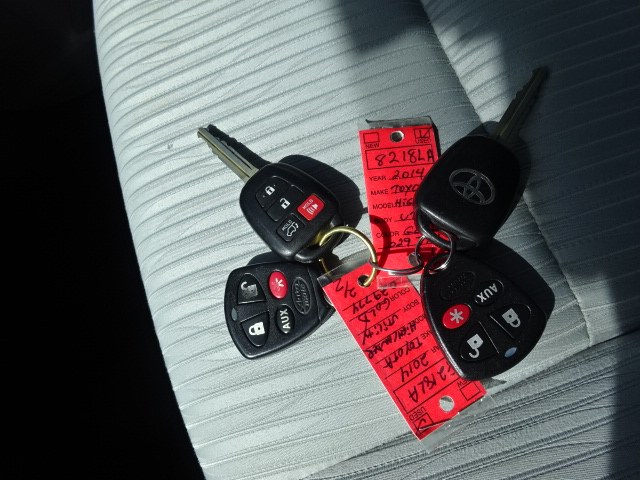 2014 Toyota Highlander LE Plus AWD, available for sale in Newton, Massachusetts | Jacob Auto Sales. Newton, Massachusetts 2014 Toyota Highlander LE Plus AWD, available for sale in Newton, Massachusetts | Jacob Auto Sales. Newton, Massachusetts