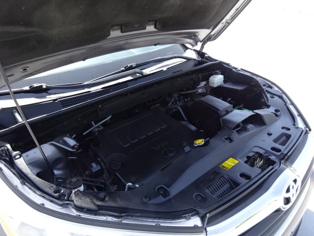 2014 Toyota Highlander LE Plus AWD, available for sale in Newton, Massachusetts | Jacob Auto Sales. Newton, Massachusetts 2014 Toyota Highlander LE Plus AWD, available for sale in Newton, Massachusetts | Jacob Auto Sales. Newton, Massachusetts