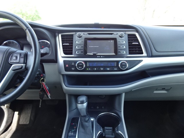 2014 Toyota Highlander LE Plus AWD, available for sale in Newton, Massachusetts | Jacob Auto Sales. Newton, Massachusetts 2014 Toyota Highlander LE Plus AWD, available for sale in Newton, Massachusetts | Jacob Auto Sales. Newton, Massachusetts
