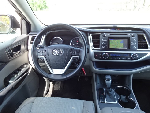 2014 Toyota Highlander LE Plus AWD, available for sale in Newton, Massachusetts | Jacob Auto Sales. Newton, Massachusetts 2014 Toyota Highlander LE Plus AWD, available for sale in Newton, Massachusetts | Jacob Auto Sales. Newton, Massachusetts