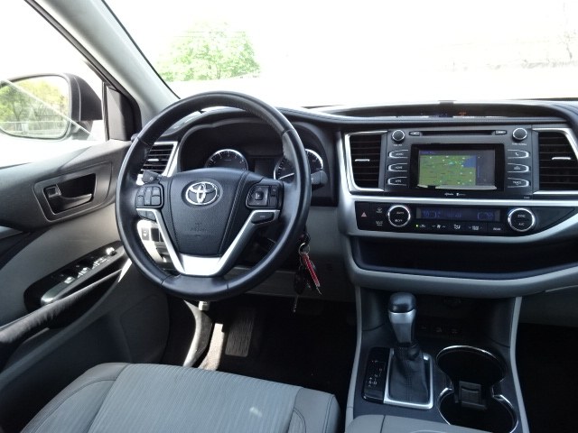 2014 Toyota Highlander LE Plus AWD, available for sale in Newton, Massachusetts | Jacob Auto Sales. Newton, Massachusetts 2014 Toyota Highlander LE Plus AWD, available for sale in Newton, Massachusetts | Jacob Auto Sales. Newton, Massachusetts