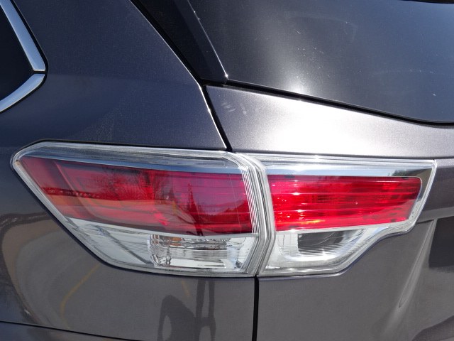 2014 Toyota Highlander LE Plus AWD, available for sale in Newton, Massachusetts | Jacob Auto Sales. Newton, Massachusetts 2014 Toyota Highlander LE Plus AWD, available for sale in Newton, Massachusetts | Jacob Auto Sales. Newton, Massachusetts