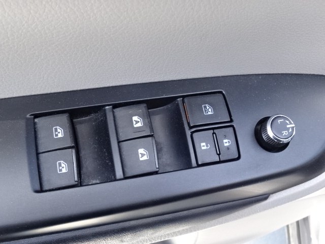 2014 Toyota Highlander LE Plus AWD, available for sale in Newton, Massachusetts | Jacob Auto Sales. Newton, Massachusetts 2014 Toyota Highlander LE Plus AWD, available for sale in Newton, Massachusetts | Jacob Auto Sales. Newton, Massachusetts