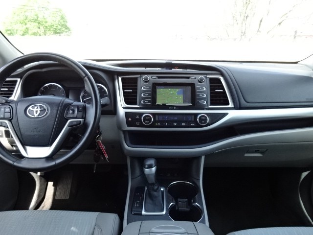 2014 Toyota Highlander LE Plus AWD, available for sale in Newton, Massachusetts | Jacob Auto Sales. Newton, Massachusetts 2014 Toyota Highlander LE Plus AWD, available for sale in Newton, Massachusetts | Jacob Auto Sales. Newton, Massachusetts
