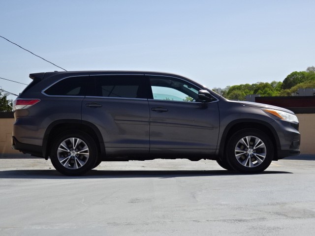 2014 Toyota Highlander LE Plus AWD, available for sale in Newton, Massachusetts | Jacob Auto Sales. Newton, Massachusetts 2014 Toyota Highlander LE Plus AWD, available for sale in Newton, Massachusetts | Jacob Auto Sales. Newton, Massachusetts