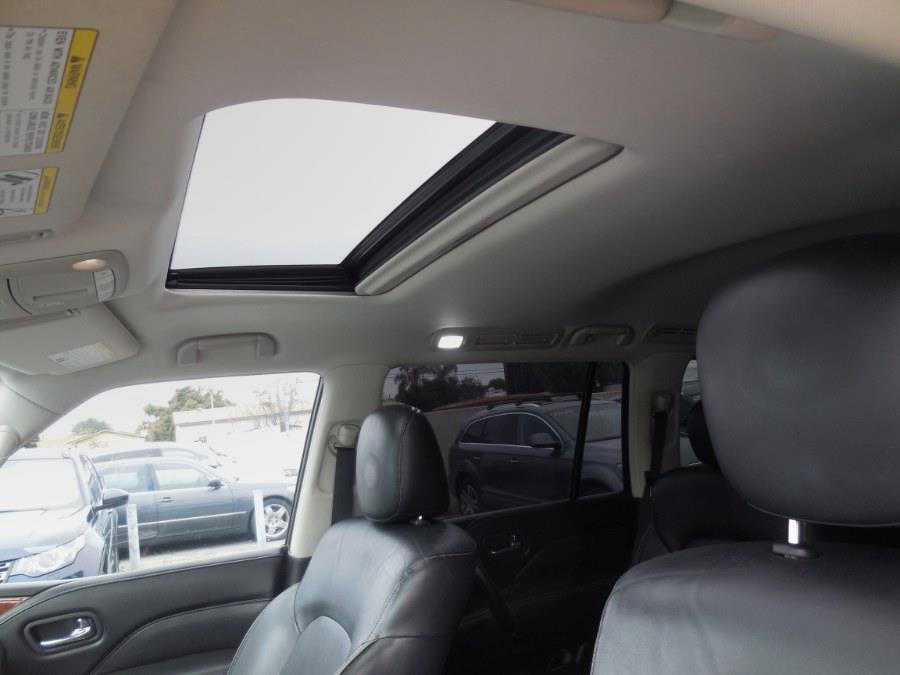 2019 INFINITI QX80 LUXE AWD, available for sale in Hawaiian Gardens, California | Luxe Motors. Hawaiian Gardens, California 2019 INFINITI QX80 LUXE AWD, available for sale in Hawaiian Gardens, California | Luxe Motors. Hawaiian Gardens, California