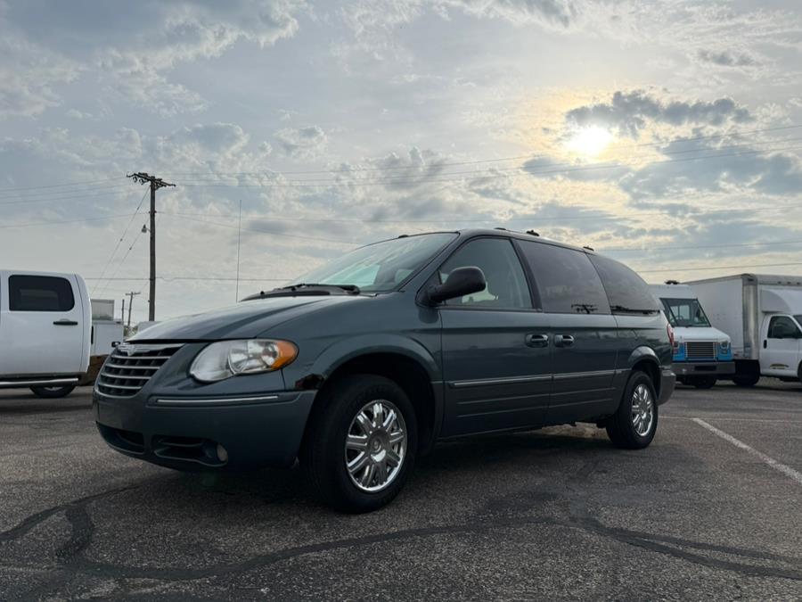 Used 2007 Chrysler Town & Country LWB in Dayton, Ohio | Dayton Work Trucks. Dayton, Ohio