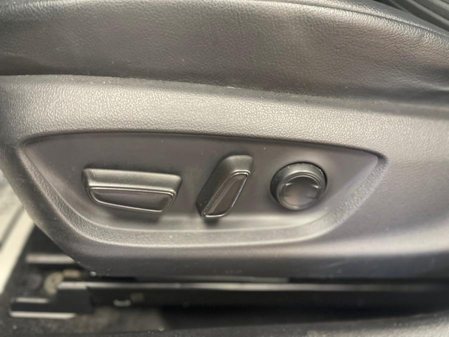 2018 Toyota Camry SE Auto (Natl), available for sale in Suffern, New York | Rockland Motor Sport. Suffern, New York 2018 Toyota Camry SE Auto (Natl), available for sale in Suffern, New York | Rockland Motor Sport. Suffern, New York