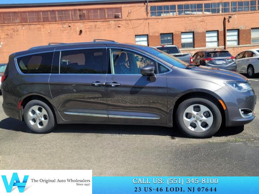 2017 Chrysler Pacifica Touring-L Plus FWD, available for sale in Lodi, New Jersey | AW Auto & Truck Wholesalers, Inc. Lodi, New Jersey 2017 Chrysler Pacifica Touring-L Plus FWD, available for sale in Lodi, New Jersey | AW Auto & Truck Wholesalers, Inc. Lodi, New Jersey