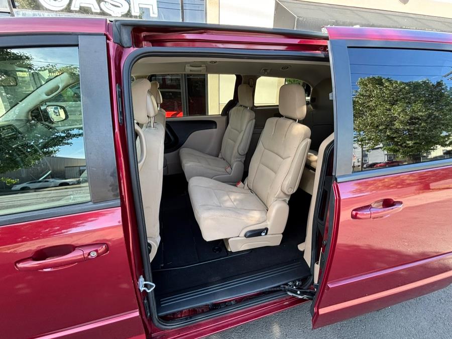 2015 Dodge Grand Caravan 4dr Wgn SE Plus, available for sale in New haven, Connecticut | Wilson Maturo Motors. New haven, Connecticut 2015 Dodge Grand Caravan 4dr Wgn SE Plus, available for sale in New haven, Connecticut | Wilson Maturo Motors. New haven, Connecticut