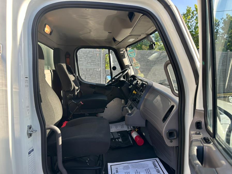 2019 Freightliner M2 106 NON CDL 26 FT BOX ALUMINUM LIFT-GATE, available for sale in Paterson, New Jersey | Speedway Commercial Motors LLC. Paterson, New Jersey 2019 Freightliner M2 106 NON CDL 26 FT BOX ALUMINUM LIFT-GATE, available for sale in Paterson, New Jersey | Speedway Commercial Motors LLC. Paterson, New Jersey