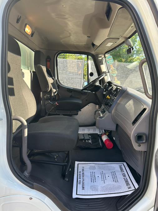 2019 Freightliner M2 106 NON CDL 26 FT BOX ALUMINUM LIFT-GATE, available for sale in Paterson, New Jersey | Speedway Commercial Motors LLC. Paterson, New Jersey 2019 Freightliner M2 106 NON CDL 26 FT BOX ALUMINUM LIFT-GATE, available for sale in Paterson, New Jersey | Speedway Commercial Motors LLC. Paterson, New Jersey