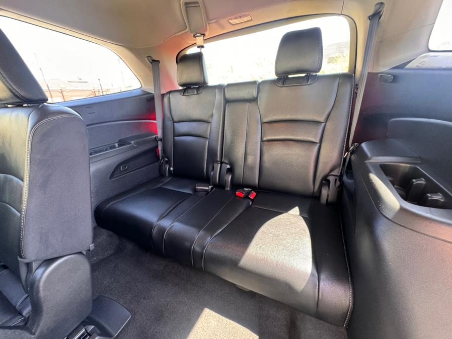 2019 Honda Pilot EX-L AWD, available for sale in Paterson, New Jersey | Speedway Motors LLC. Paterson, New Jersey 2019 Honda Pilot EX-L AWD, available for sale in Paterson, New Jersey | Speedway Motors LLC. Paterson, New Jersey