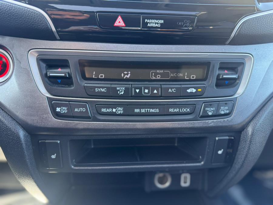 2019 Honda Pilot EX-L AWD, available for sale in Paterson, New Jersey | Speedway Motors LLC. Paterson, New Jersey 2019 Honda Pilot EX-L AWD, available for sale in Paterson, New Jersey | Speedway Motors LLC. Paterson, New Jersey