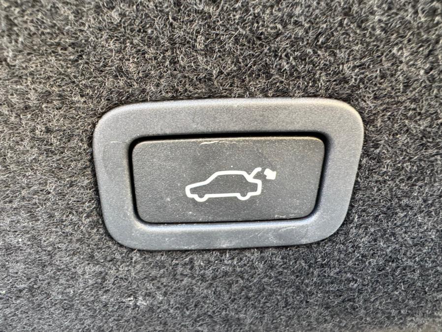 2022 Jaguar XF R-Dynamic SE Sedan AWD, available for sale in Jamaica, New York | Sunrise Autoland. Jamaica, New York 2022 Jaguar XF R-Dynamic SE Sedan AWD, available for sale in Jamaica, New York | Sunrise Autoland. Jamaica, New York