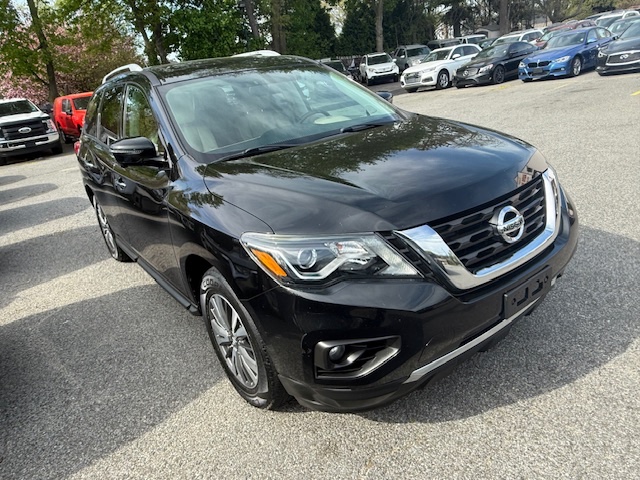 2017 Nissan Pathfinder 4x4 SL, available for sale in Huntington Station, New York | Huntington Auto Mall. Huntington Station, New York 2017 Nissan Pathfinder 4x4 SL, available for sale in Huntington Station, New York | Huntington Auto Mall. Huntington Station, New York