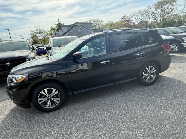 2017 Nissan Pathfinder 4x4 SL, available for sale in Huntington Station, New York | Huntington Auto Mall. Huntington Station, New York 2017 Nissan Pathfinder 4x4 SL, available for sale in Huntington Station, New York | Huntington Auto Mall. Huntington Station, New York