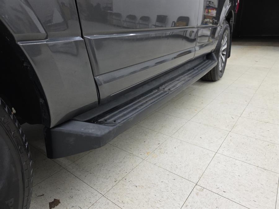 2016 Ford Expedition XLT photo 31