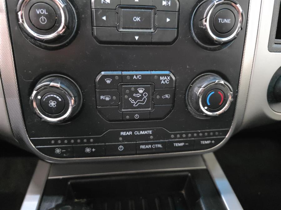 2016 Ford Expedition XLT photo 16