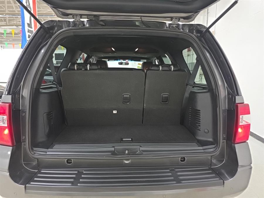 2016 Ford Expedition XLT photo 32