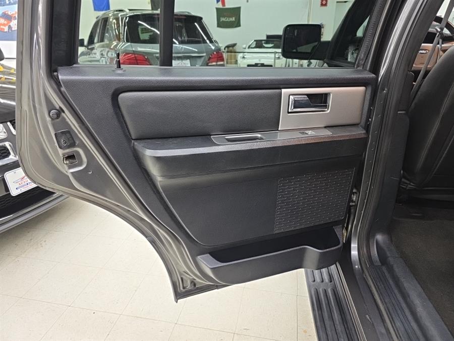 2016 Ford Expedition XLT photo 12