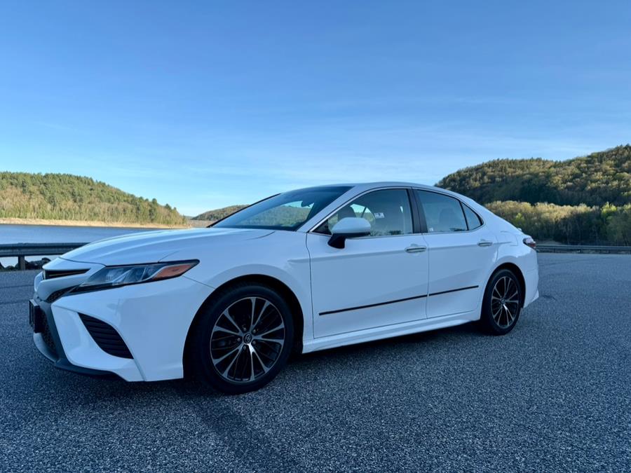 Used 2018 Toyota Camry in Shelton, Connecticut | Center Motorsports LLC. Shelton, Connecticut