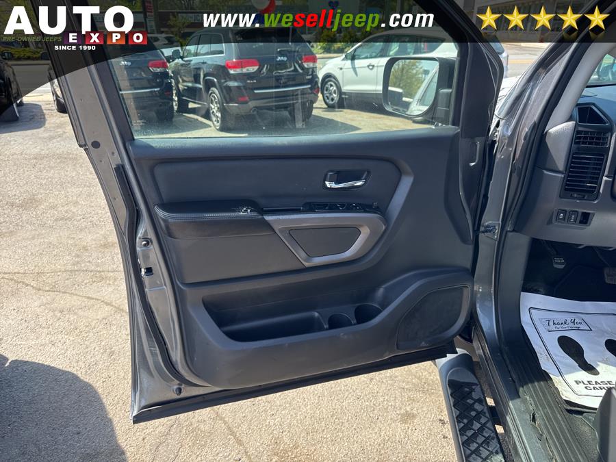 2015 Nissan Titan 4WD Crew Cab SWB SV, available for sale in Huntington, New York | Auto Expo. Huntington, New York 2015 Nissan Titan 4WD Crew Cab SWB SV, available for sale in Huntington, New York | Auto Expo. Huntington, New York