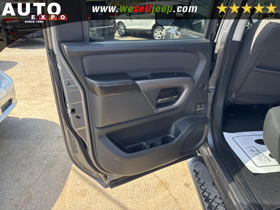 2015 Nissan Titan 4WD Crew Cab SWB SV, available for sale in Huntington, New York | Auto Expo. Huntington, New York 2015 Nissan Titan 4WD Crew Cab SWB SV, available for sale in Huntington, New York | Auto Expo. Huntington, New York