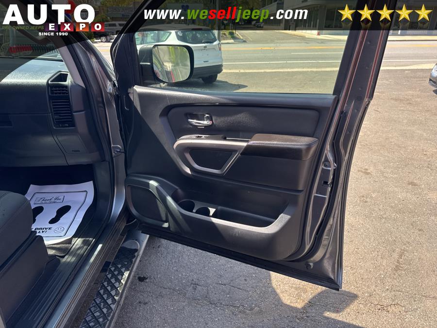2015 Nissan Titan 4WD Crew Cab SWB SV, available for sale in Huntington, New York | Auto Expo. Huntington, New York 2015 Nissan Titan 4WD Crew Cab SWB SV, available for sale in Huntington, New York | Auto Expo. Huntington, New York