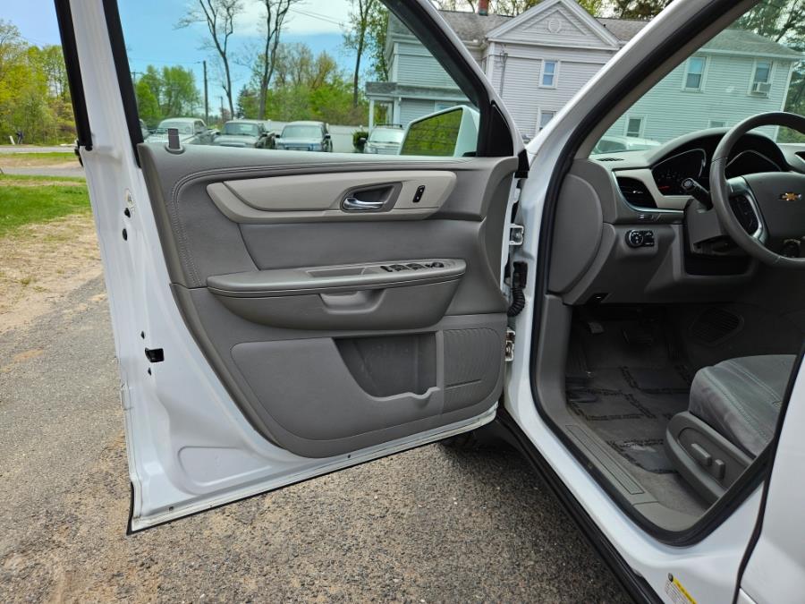 2016 Chevrolet Traverse AWD 4dr LT w/1LT, available for sale in East Windsor, Connecticut | Toro Auto. East Windsor, Connecticut 2016 Chevrolet Traverse AWD 4dr LT w/1LT, available for sale in East Windsor, Connecticut | Toro Auto. East Windsor, Connecticut