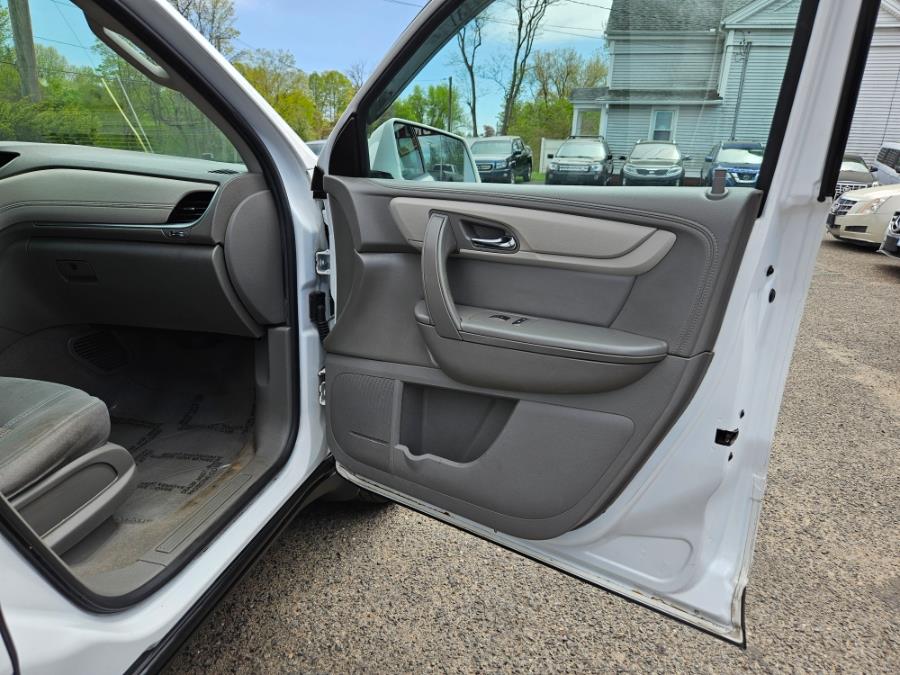 2016 Chevrolet Traverse AWD 4dr LT w/1LT, available for sale in East Windsor, Connecticut | Toro Auto. East Windsor, Connecticut 2016 Chevrolet Traverse AWD 4dr LT w/1LT, available for sale in East Windsor, Connecticut | Toro Auto. East Windsor, Connecticut