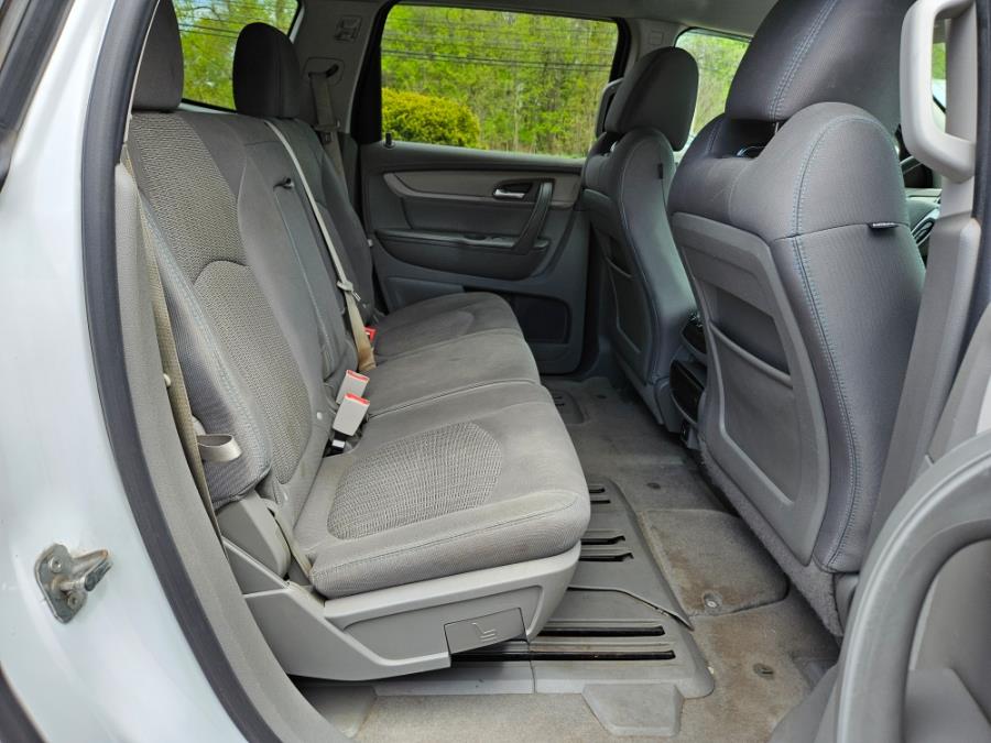 2016 Chevrolet Traverse AWD 4dr LT w/1LT, available for sale in East Windsor, Connecticut | Toro Auto. East Windsor, Connecticut 2016 Chevrolet Traverse AWD 4dr LT w/1LT, available for sale in East Windsor, Connecticut | Toro Auto. East Windsor, Connecticut